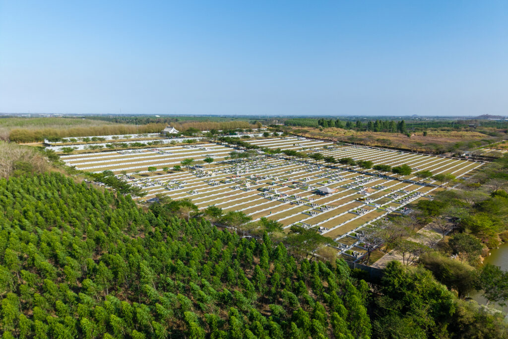 สุสาน บ้านบึง ชลบุรี